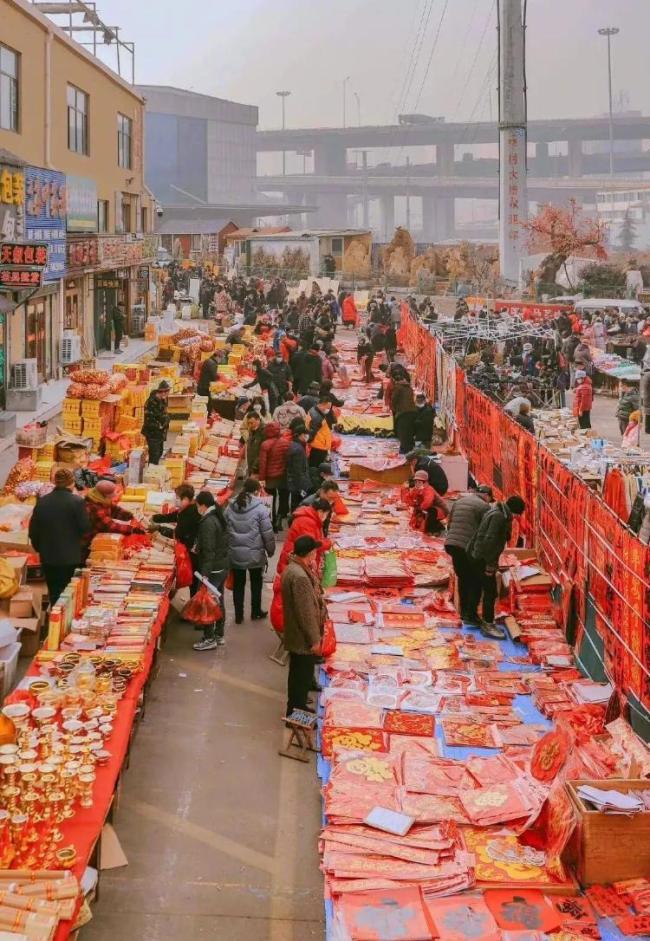 赶大集、贴春联、回娘家......齐鲁大地的这些年俗文化让春节“年味儿”更浓！