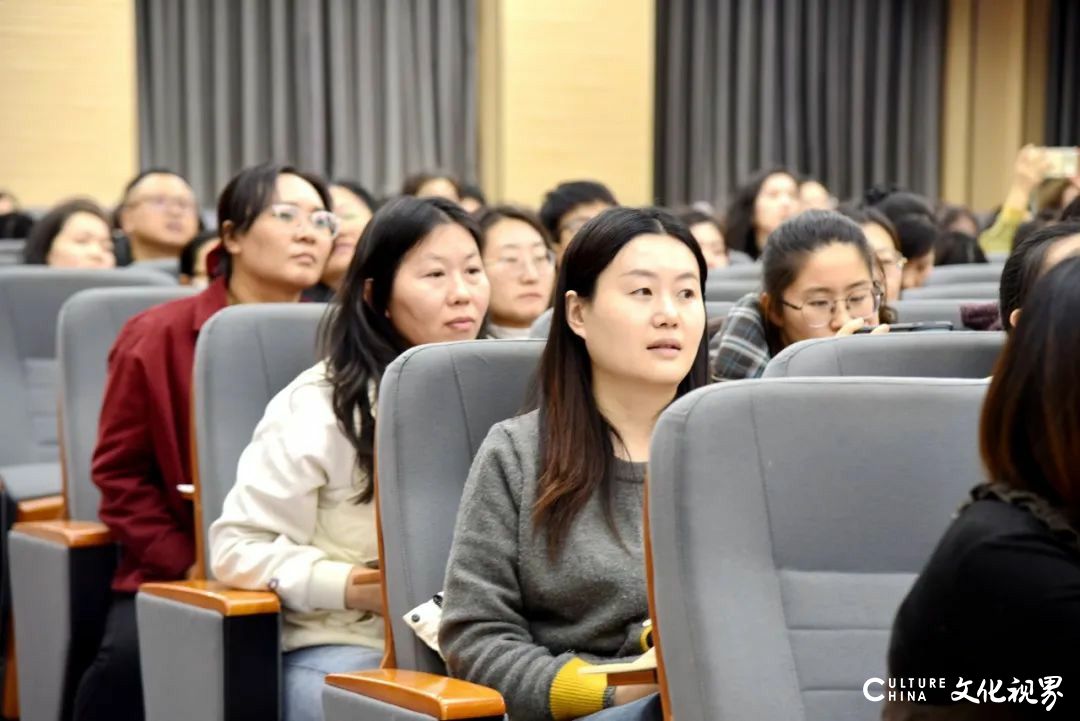 私立济南齐鲁学校小学部召开2025新学期全体教师会议