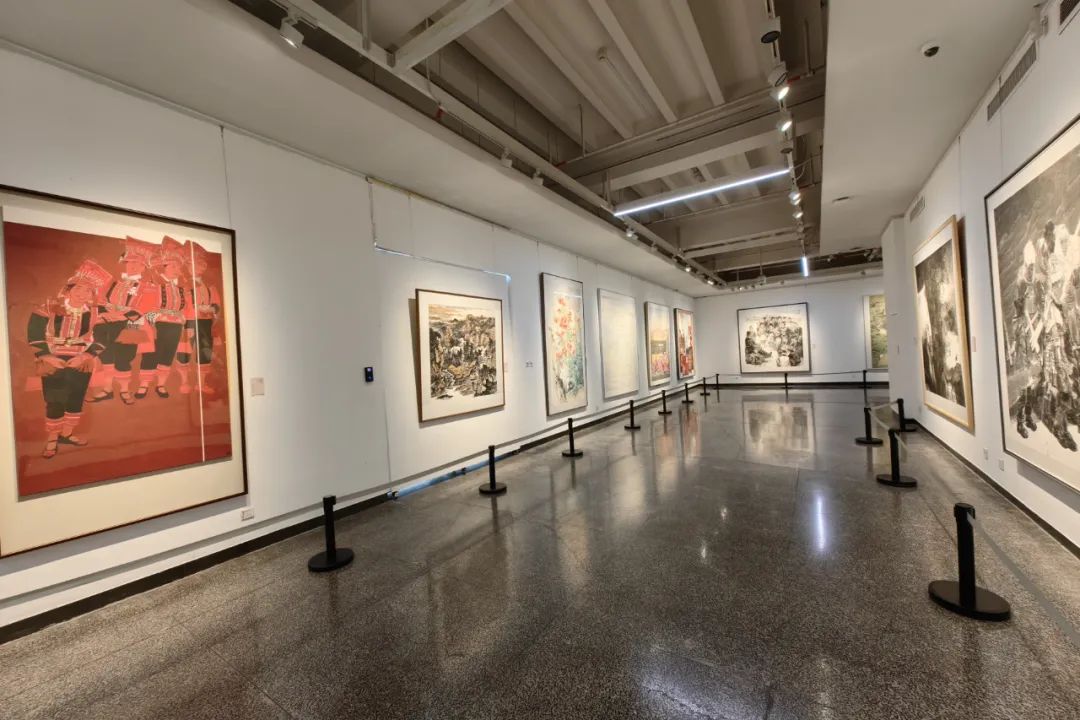 “第六届中国民族美术作品展览”昨日在贵州美术馆开幕，展期至3月23日