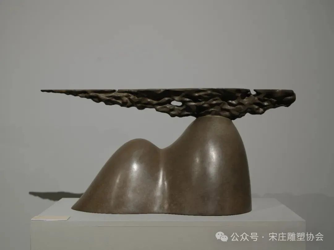 宋庄艺术区·户外美术馆计划2024——工作室雕塑大展 | 陈辉：让雕塑洋溢着对情感意识的挖掘与关怀