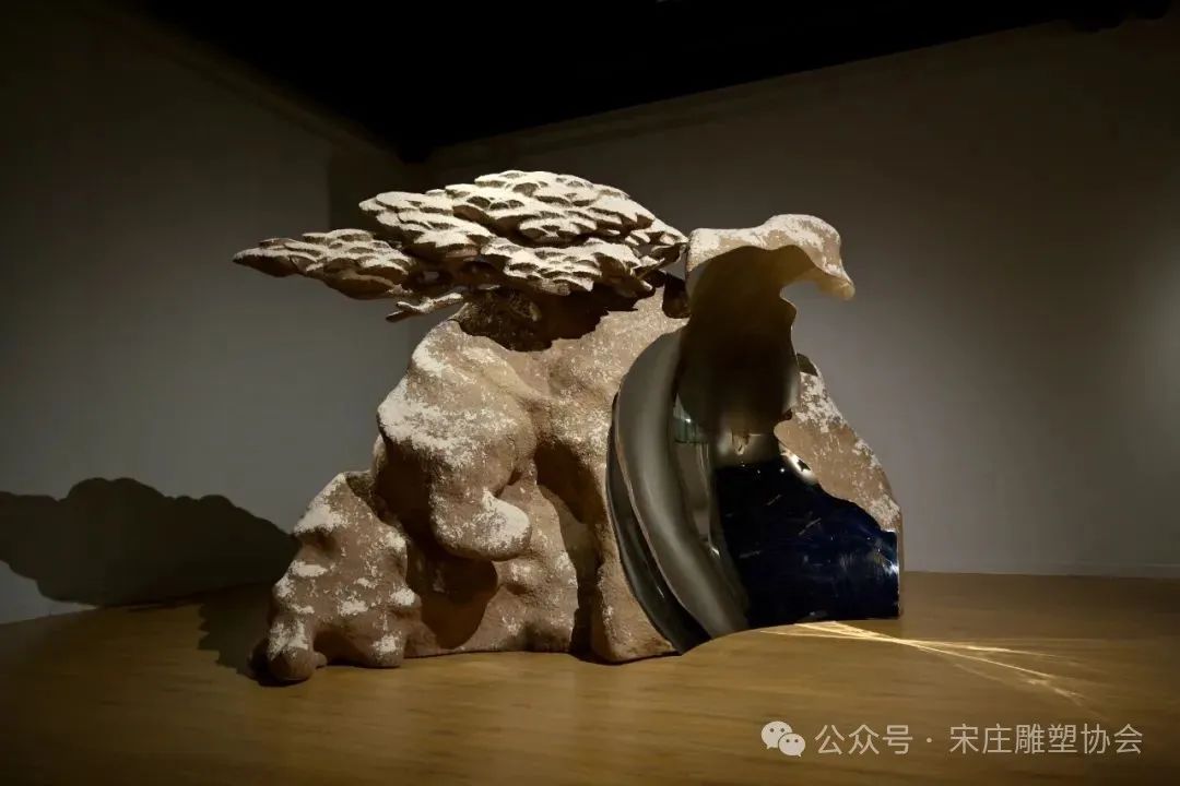 宋庄艺术区·户外美术馆计划2024——工作室雕塑大展 | 陈辉：让雕塑洋溢着对情感意识的挖掘与关怀