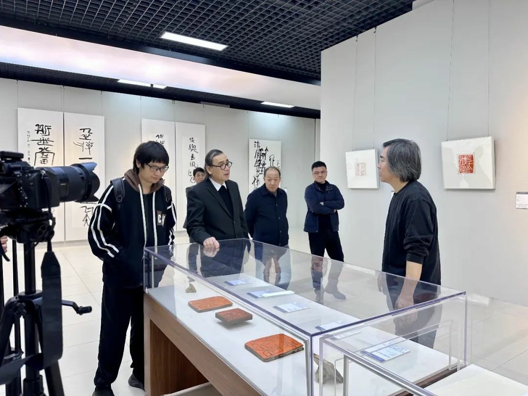 大道不孤——中国国家画院中青年艺术家邀请展 | “一个人的视觉谱系·王东声作品展”在中国国家画院举办