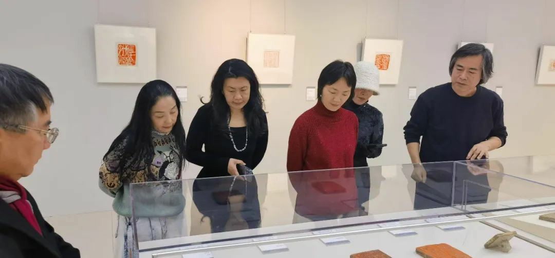 大道不孤——中国国家画院中青年艺术家邀请展 | “一个人的视觉谱系·王东声作品展”在中国国家画院举办