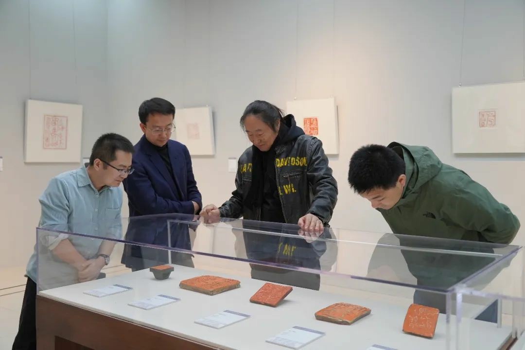 大道不孤——中国国家画院中青年艺术家邀请展 | “一个人的视觉谱系·王东声作品展”在中国国家画院举办