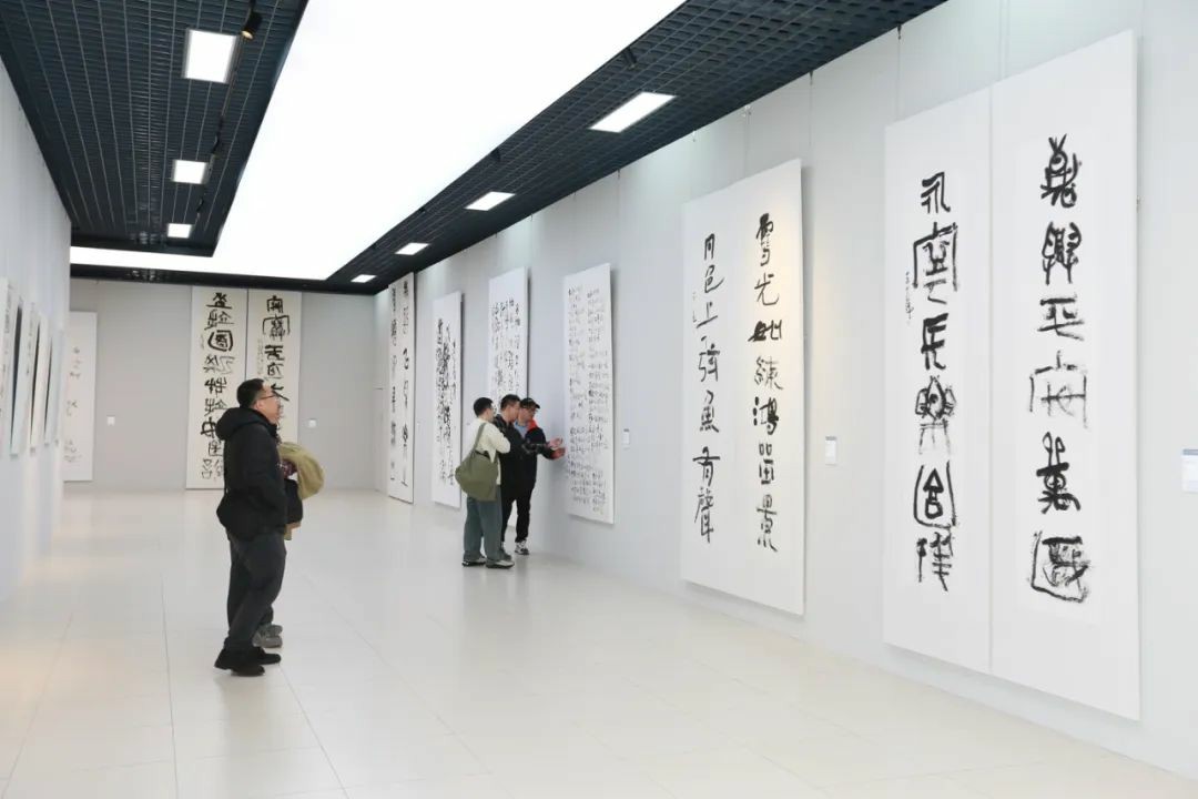 大道不孤——中国国家画院中青年艺术家邀请展 | “一个人的视觉谱系·王东声作品展”在中国国家画院举办