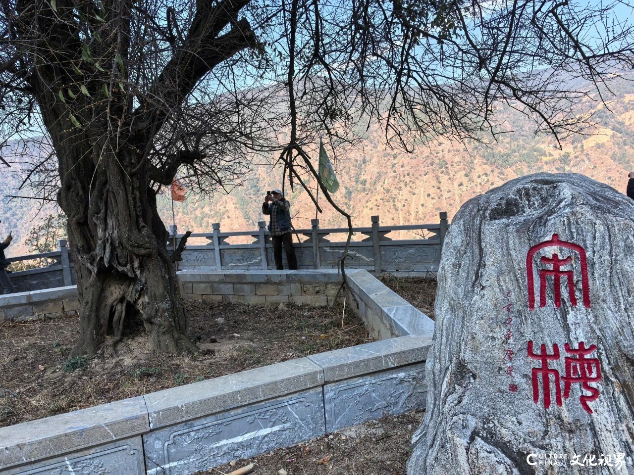 探梅问道——论刘玉泉教授师生云南写生的文化意义与艺术精神