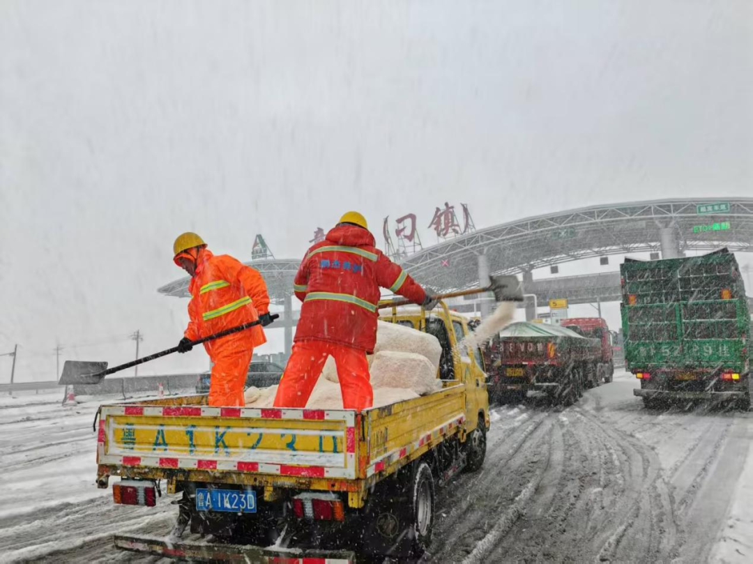 全力、专业、高效！山东高速股份多个权属单位“以雪为令”开展道路除雪保畅攻坚战