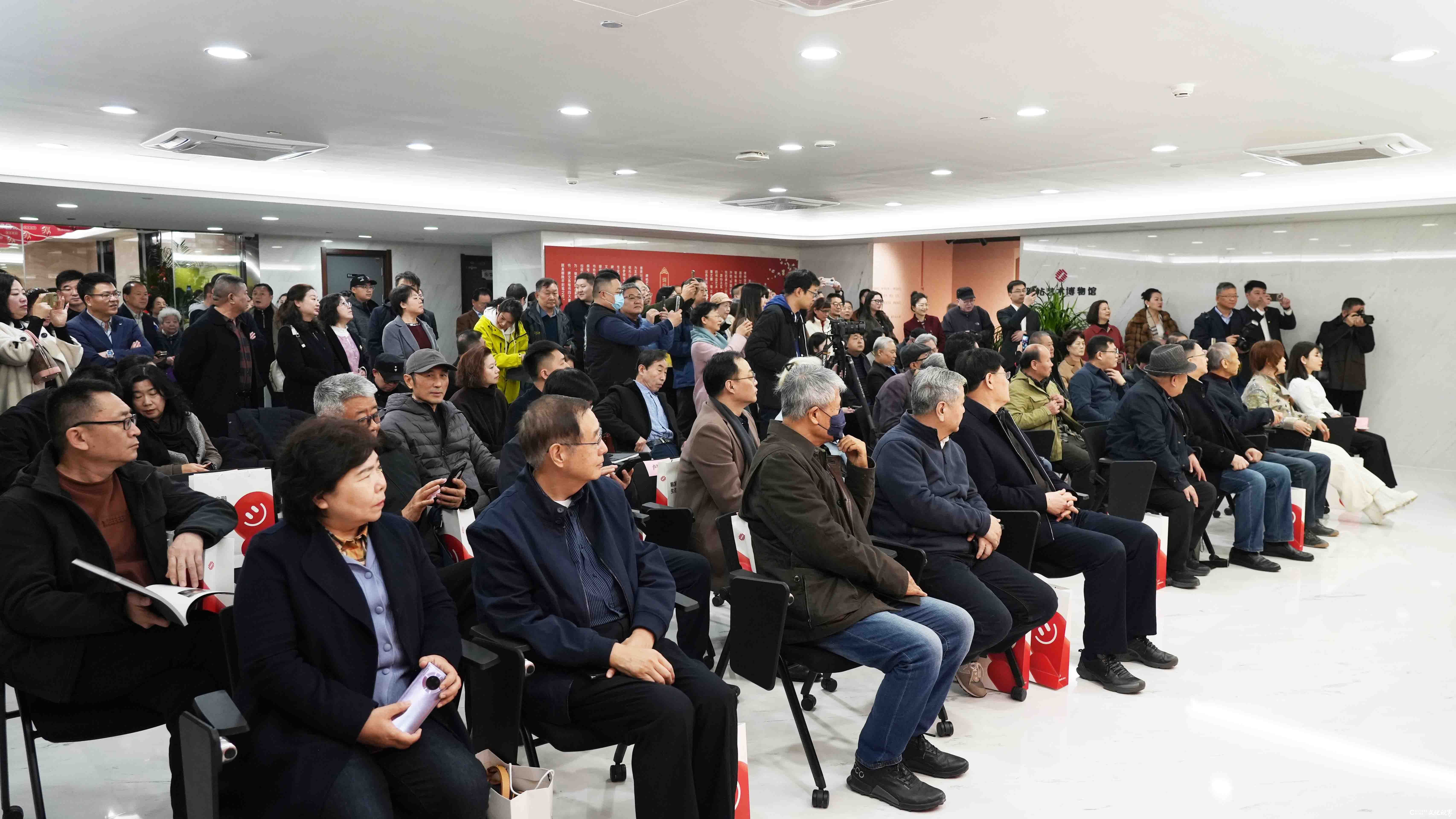 “流金岁月——杜仲增从艺70年书画印作品回顾展”昨日在济南开幕