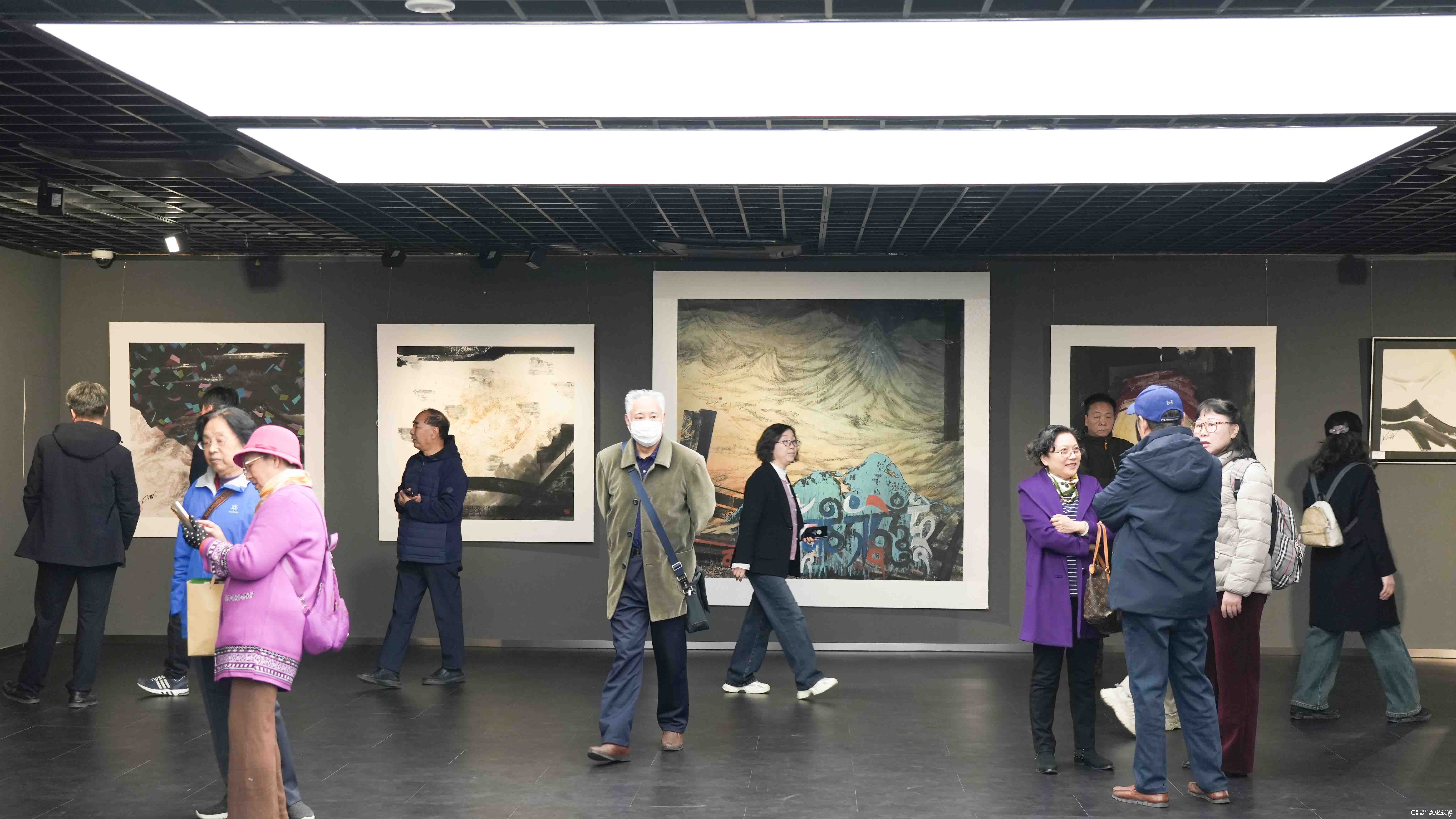 “流金岁月——杜仲增从艺70年书画印作品回顾展”昨日在济南开幕