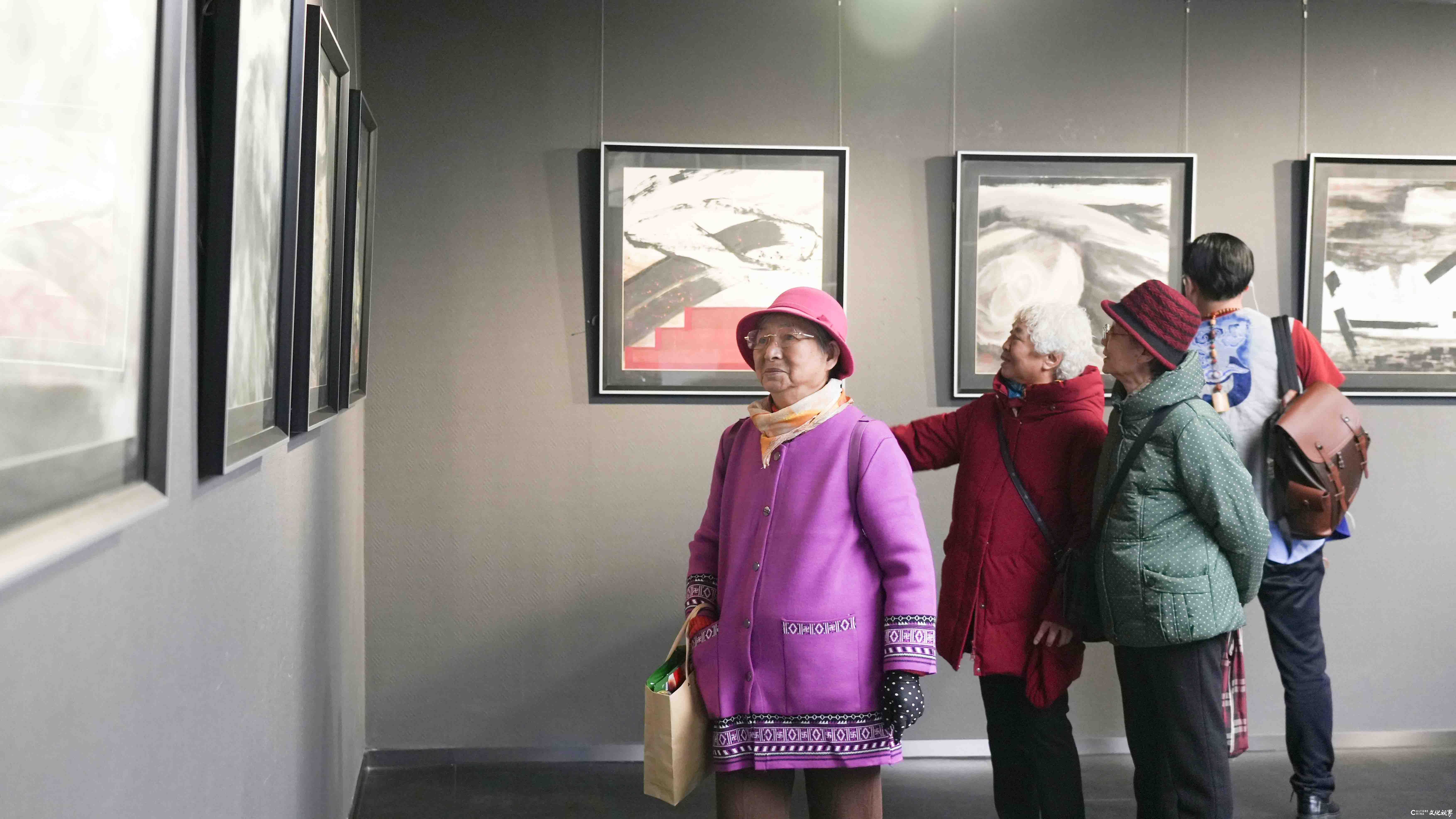 “流金岁月——杜仲增从艺70年书画印作品回顾展”昨日在济南开幕
