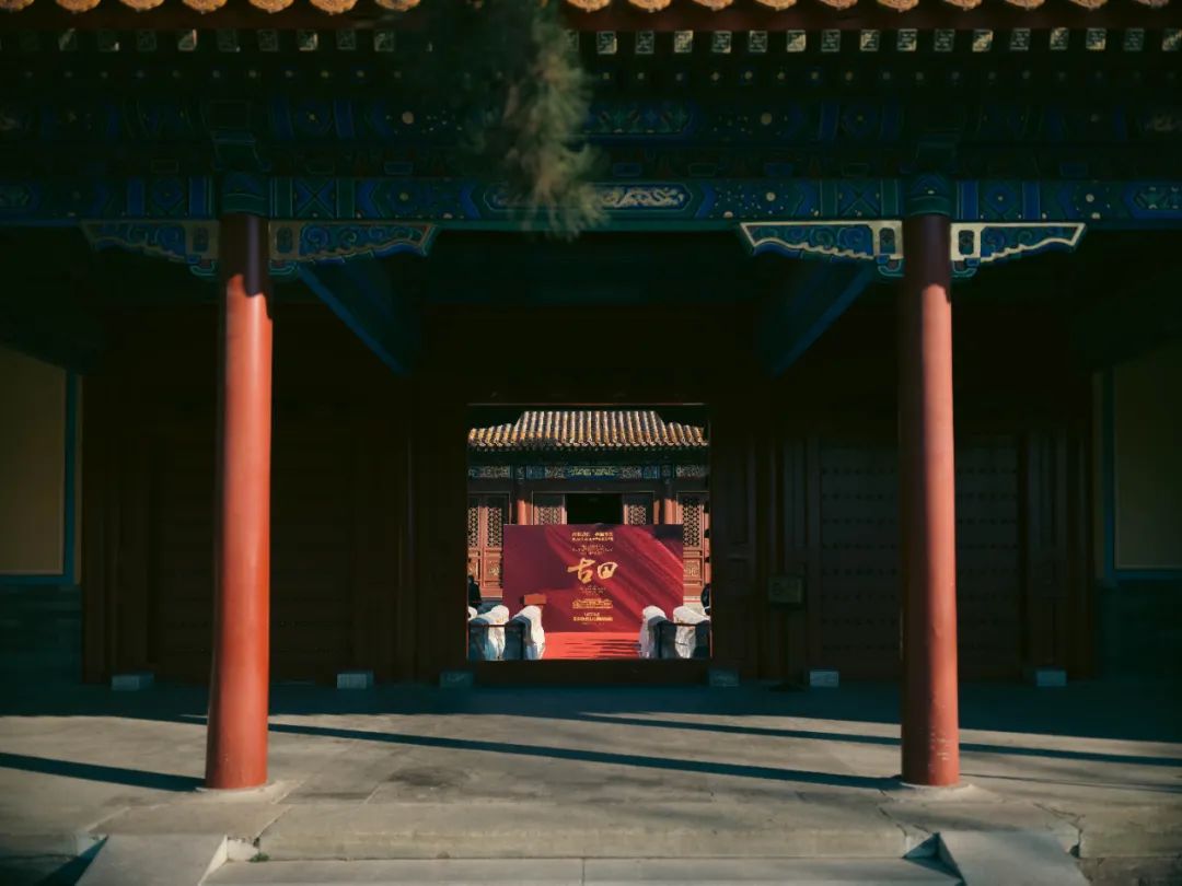 “古田记忆·春晓新生——景山公园2025春季油画艺术展”昨日在北京开幕，展期至3月26日
