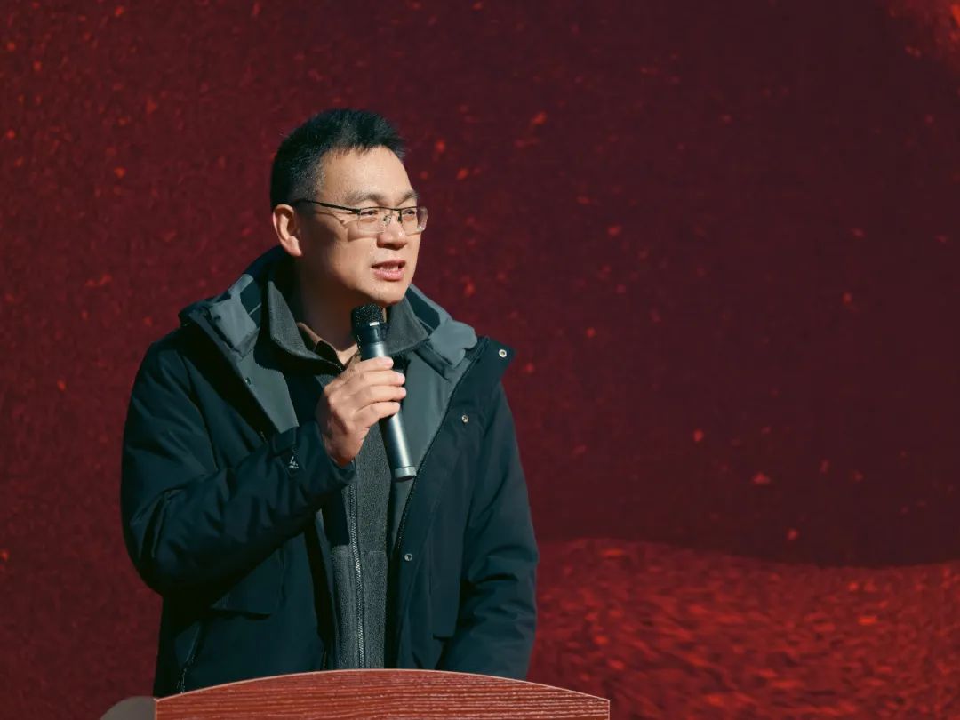 “古田记忆·春晓新生——景山公园2025春季油画艺术展”昨日在北京开幕，展期至3月26日