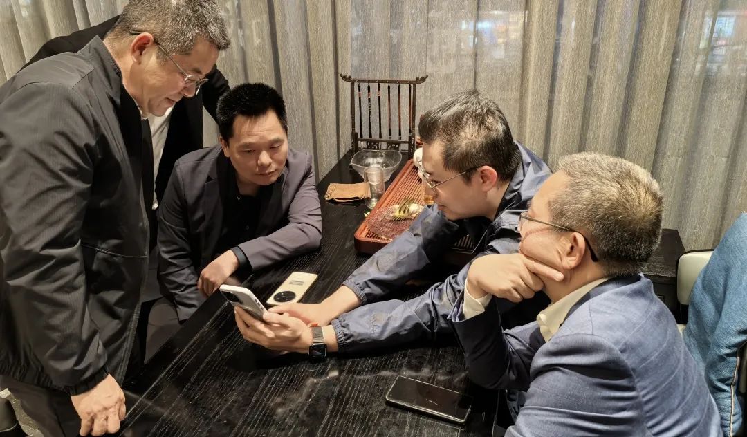 广东湛江乌塘镇镇委书记夜学“种草”，“仙品荔”登陆小红书