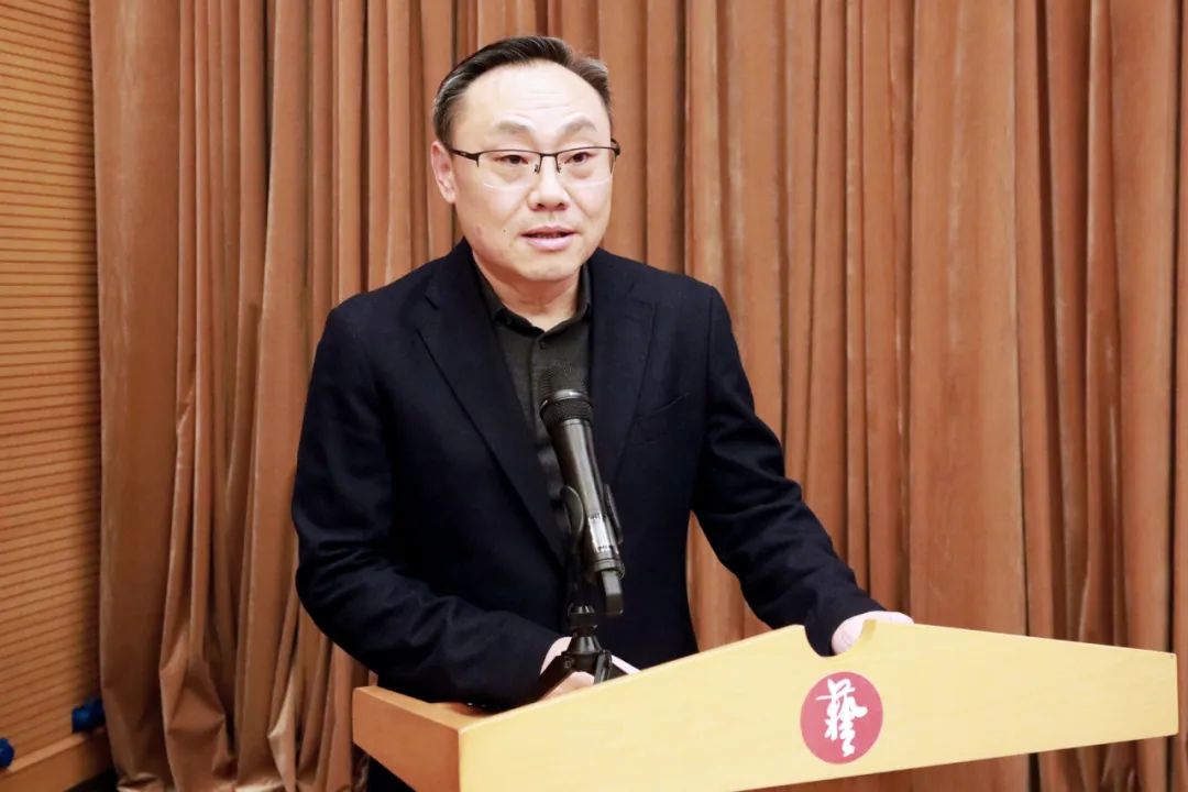 上海美协召开2025年度各专业艺术委员会、美术馆工作委员会工作会议