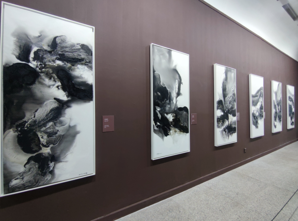 “再中国风——王心耀艺术展”开幕式昨日在湖北美术馆举行