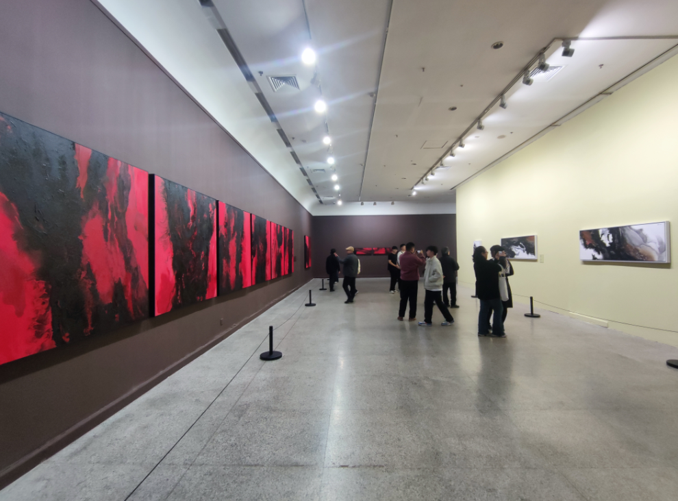 “再中国风——王心耀艺术展”开幕式昨日在湖北美术馆举行