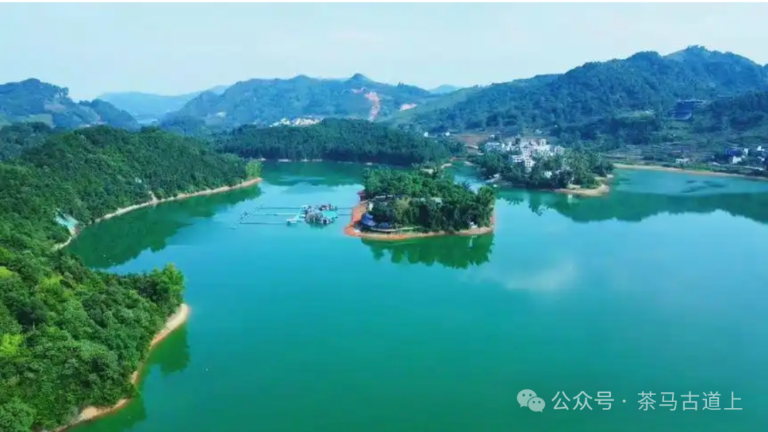 马悦英 | 广西赐福湖——碧波烟雨觅仙踪，自驾转向回程路