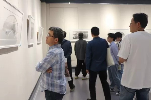 “墨花吹雨，笔绘春风——夏吉宏写生作品展”昨日在安徽省书画院美术馆开幕