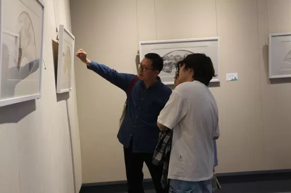 “墨花吹雨，笔绘春风——夏吉宏写生作品展”昨日在安徽省书画院美术馆开幕
