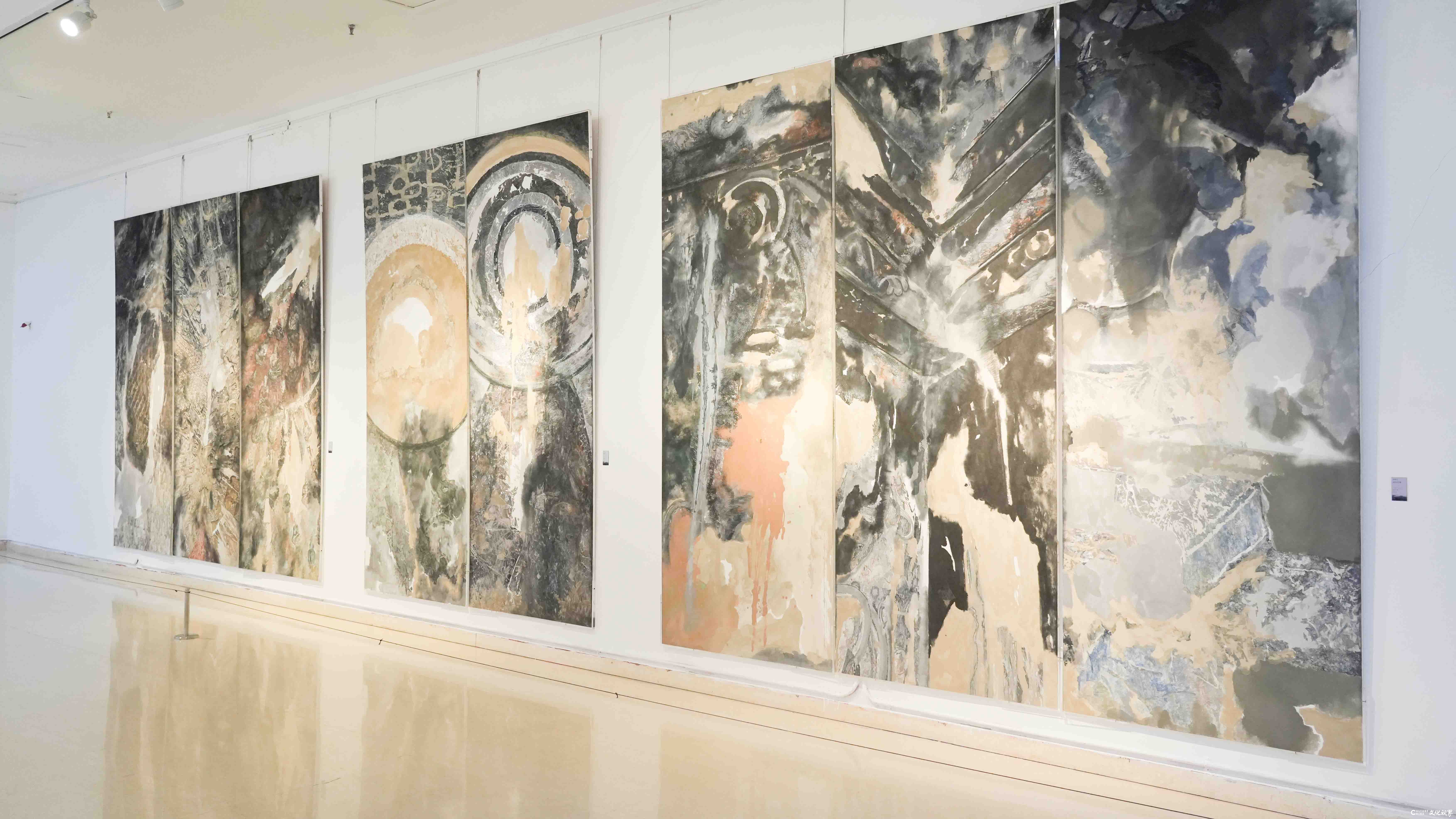 “墨局——当代七人展”昨日在石家庄市美术馆盛大开幕