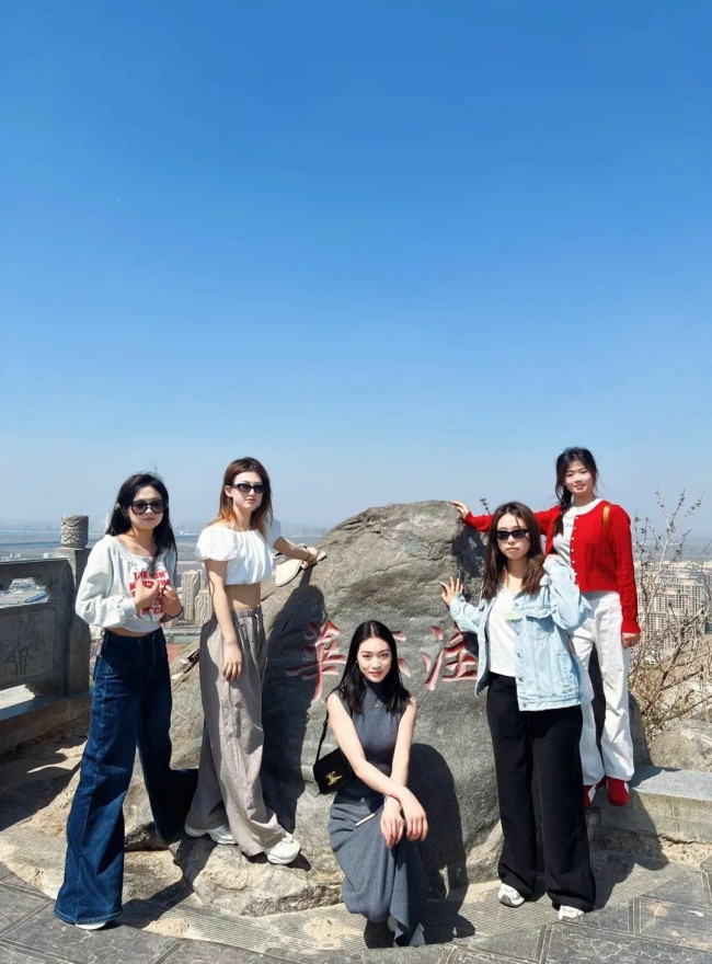 春和景明，拥抱自然——跟随莎蔓莉莎北京事业群的小伙伴一起去春游啦！