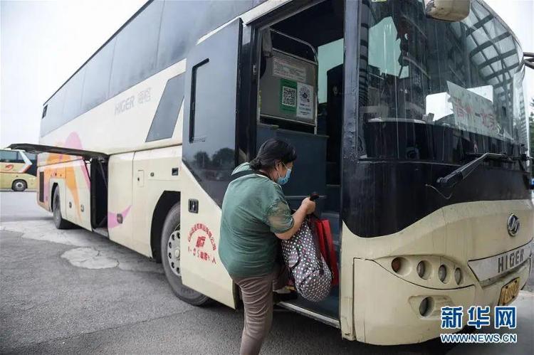各地客运站掀起“关停潮”，承载了无数人乡愁的它，要“退休”了？