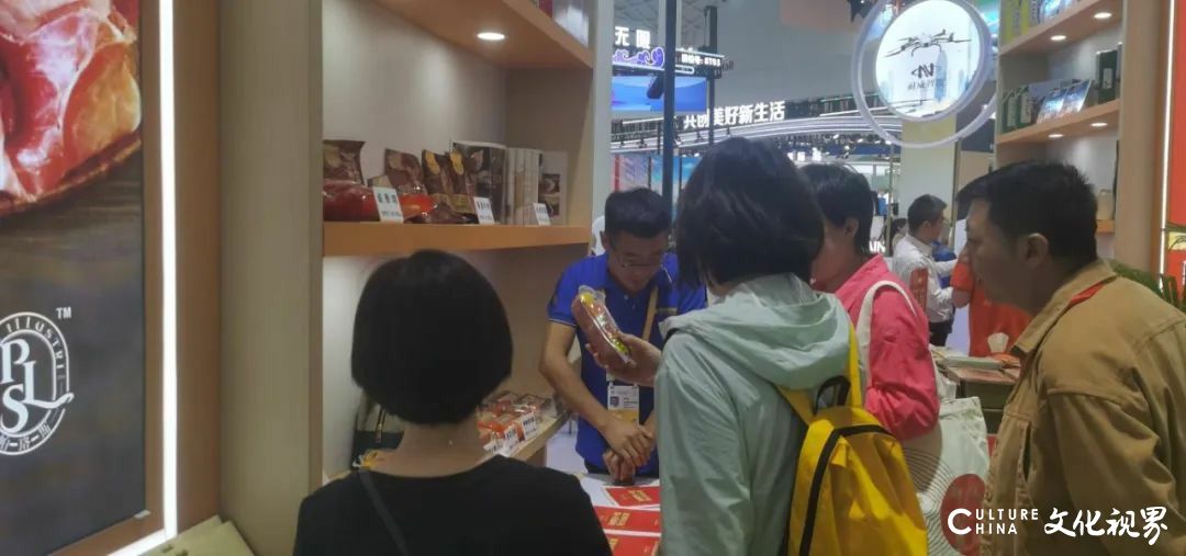 用美味和健康回应消费者需求——得利斯亮相2025第五届中国国际消费品博览会