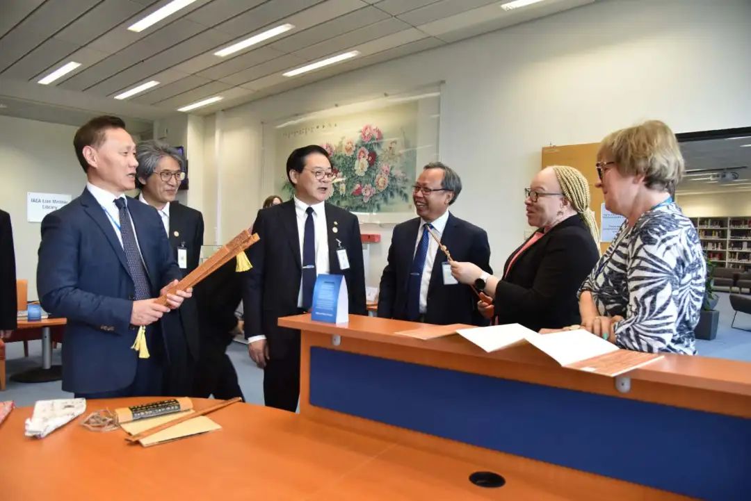 2025维也纳联合国中文日活动隆重举行——“从战国竹简到当代书画”让中国传统文化大放异彩
