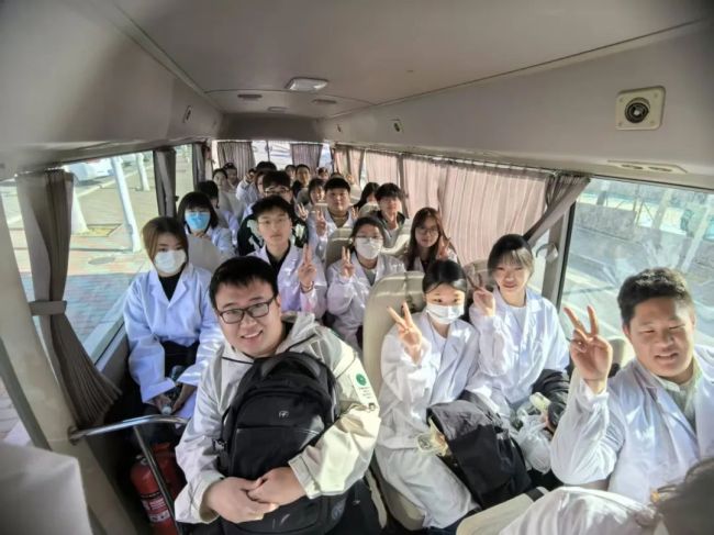 山东力明科技职业学院赴泰安市康年银龄颐养院开展敬老公益活动
