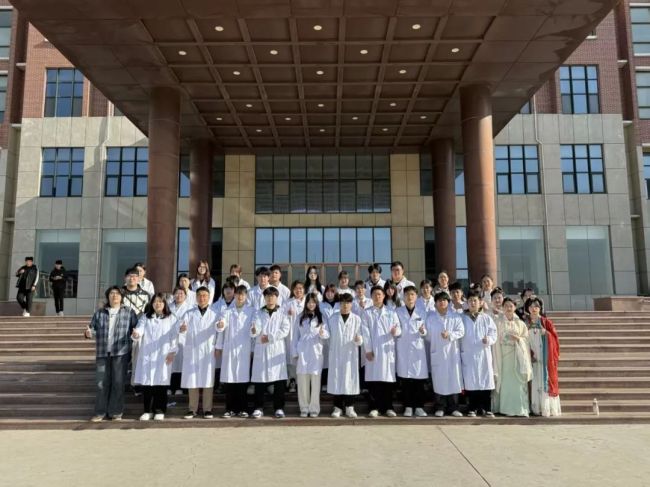 山东力明科技职业学院赴泰安市康年银龄颐养院开展敬老公益活动