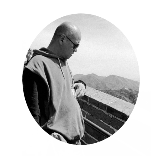 唐文国丨在不断的涂抹与覆盖中呈现切实的生活体验与自然的人物状态