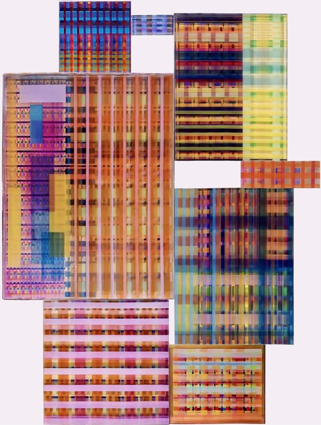 “第三届黑龙江省综合材料绘画作品双年展”昨日在哈尔滨师范大学美术馆开幕