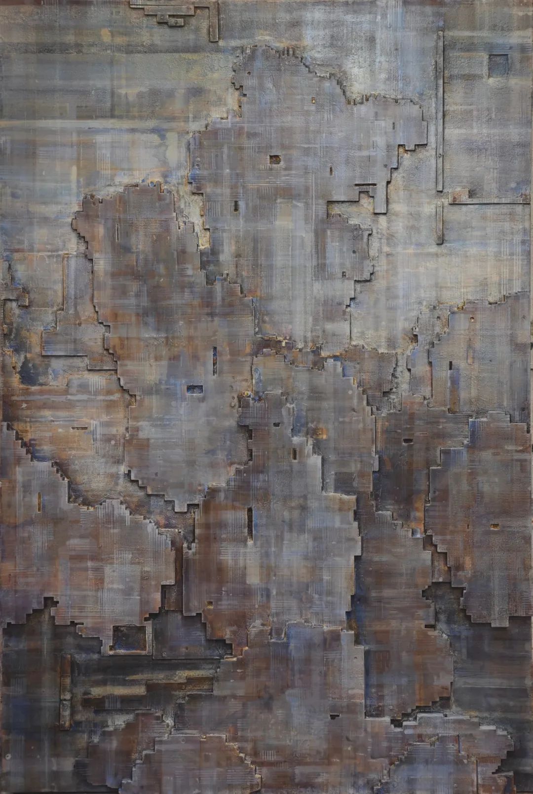 “第三届黑龙江省综合材料绘画作品双年展”昨日在哈尔滨师范大学美术馆开幕
