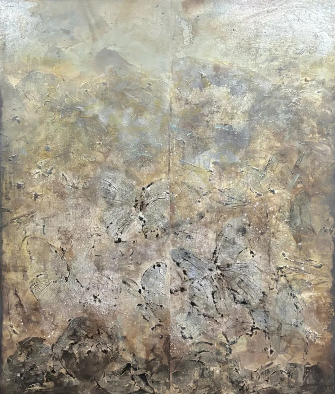 “第三届黑龙江省综合材料绘画作品双年展”昨日在哈尔滨师范大学美术馆开幕