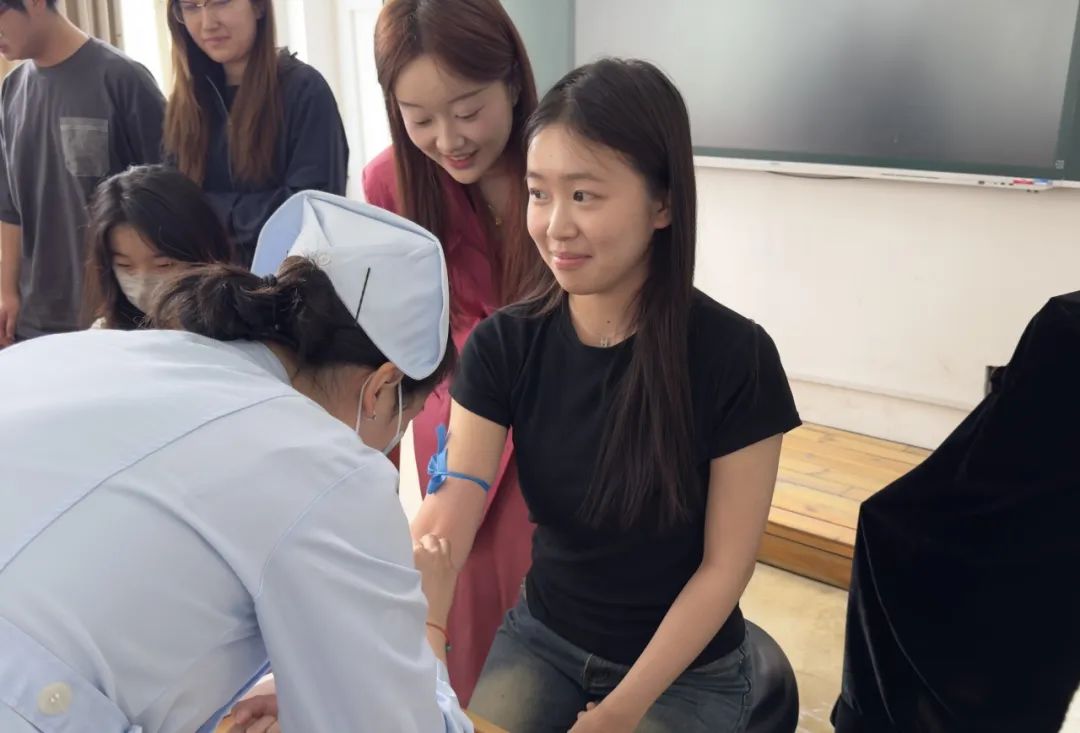 山艺现代音乐学院与济南市历下区红十字会联合开展公益活动