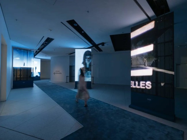 “时代逸飞：陈逸飞回顾展”今日在上海浦东美术馆开幕，展期至10月12日