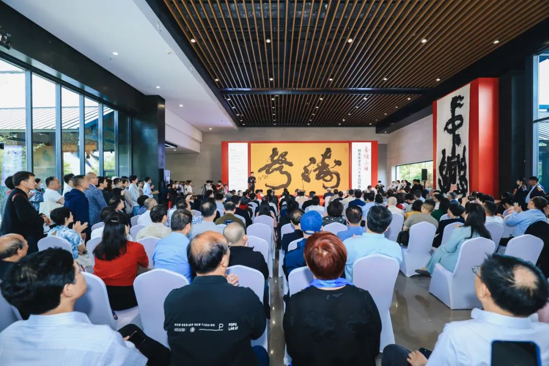 “长绳系日——韩天衡学艺80年回顾展”昨日在浙江绍兴开幕