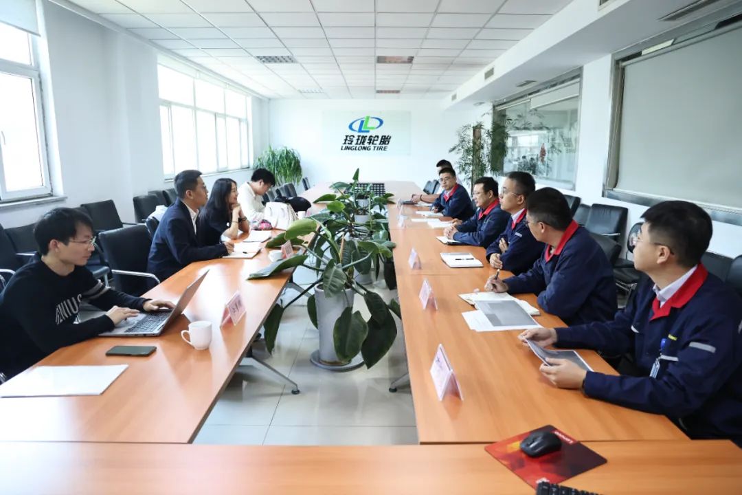 玲珑轮胎与吉利汽车研究院共建的“高性能轮胎联合创新实验室”揭牌成立