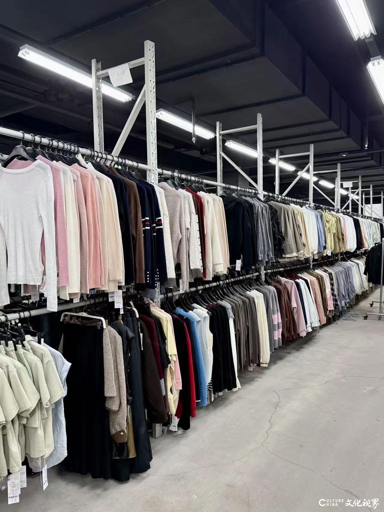 迪尚服装威海经区首场开仓，全场9.9元起！