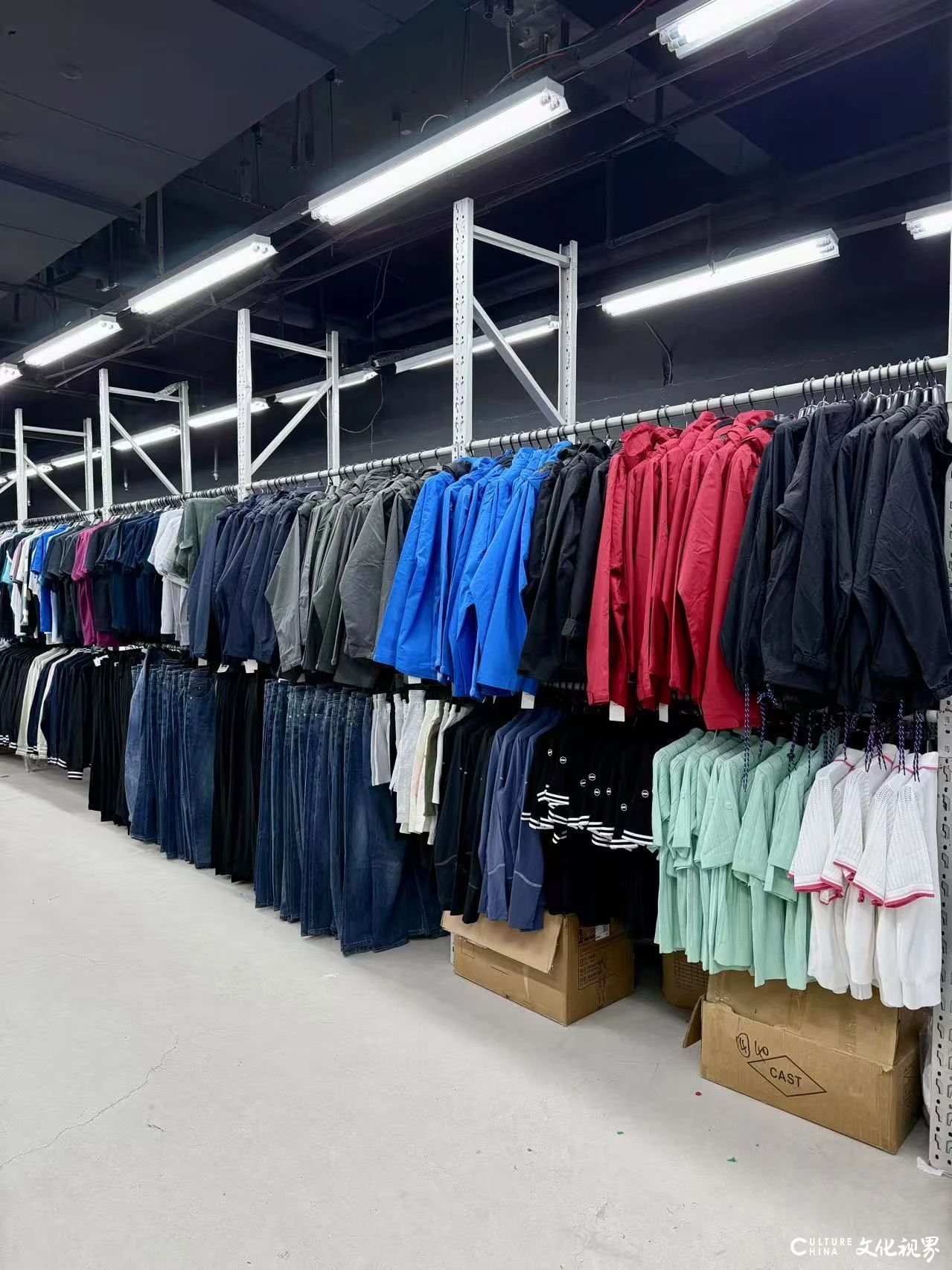 迪尚服装威海经区首场开仓，全场9.9元起！