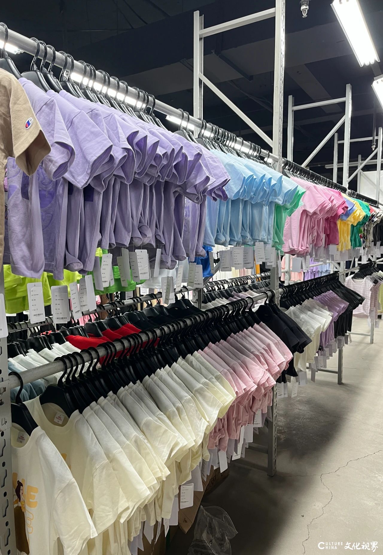 迪尚服装威海经区首场开仓，全场9.9元起！