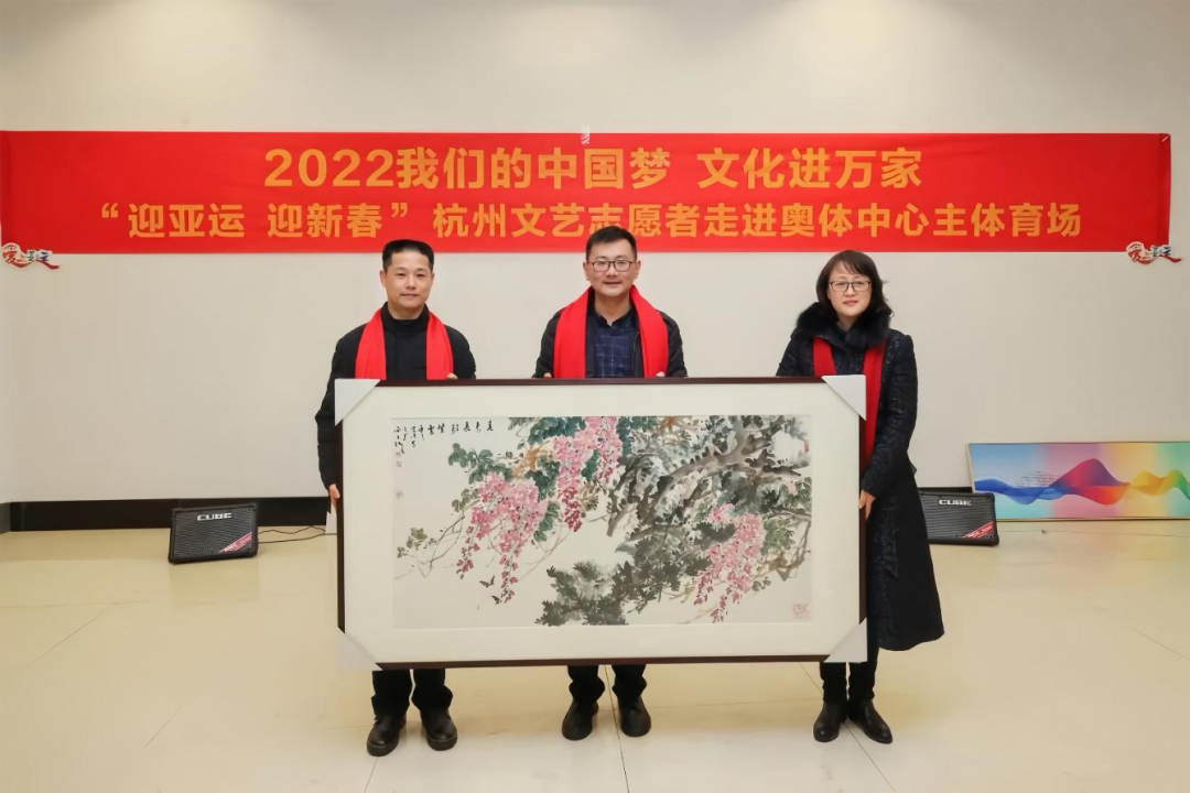 组建团队开展文艺志愿服务——缪宏波以笔墨丹青传递爱与温暖