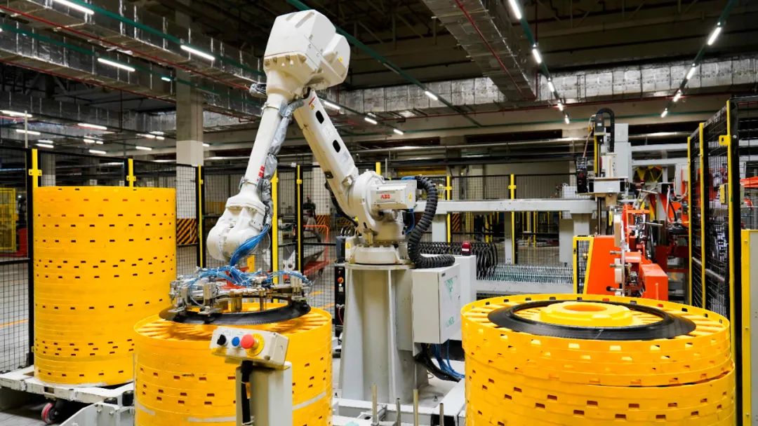 多位一体驱动中国品牌全球化进阶——玲珑轮胎入选“2025新质品牌力创建”优秀案例
