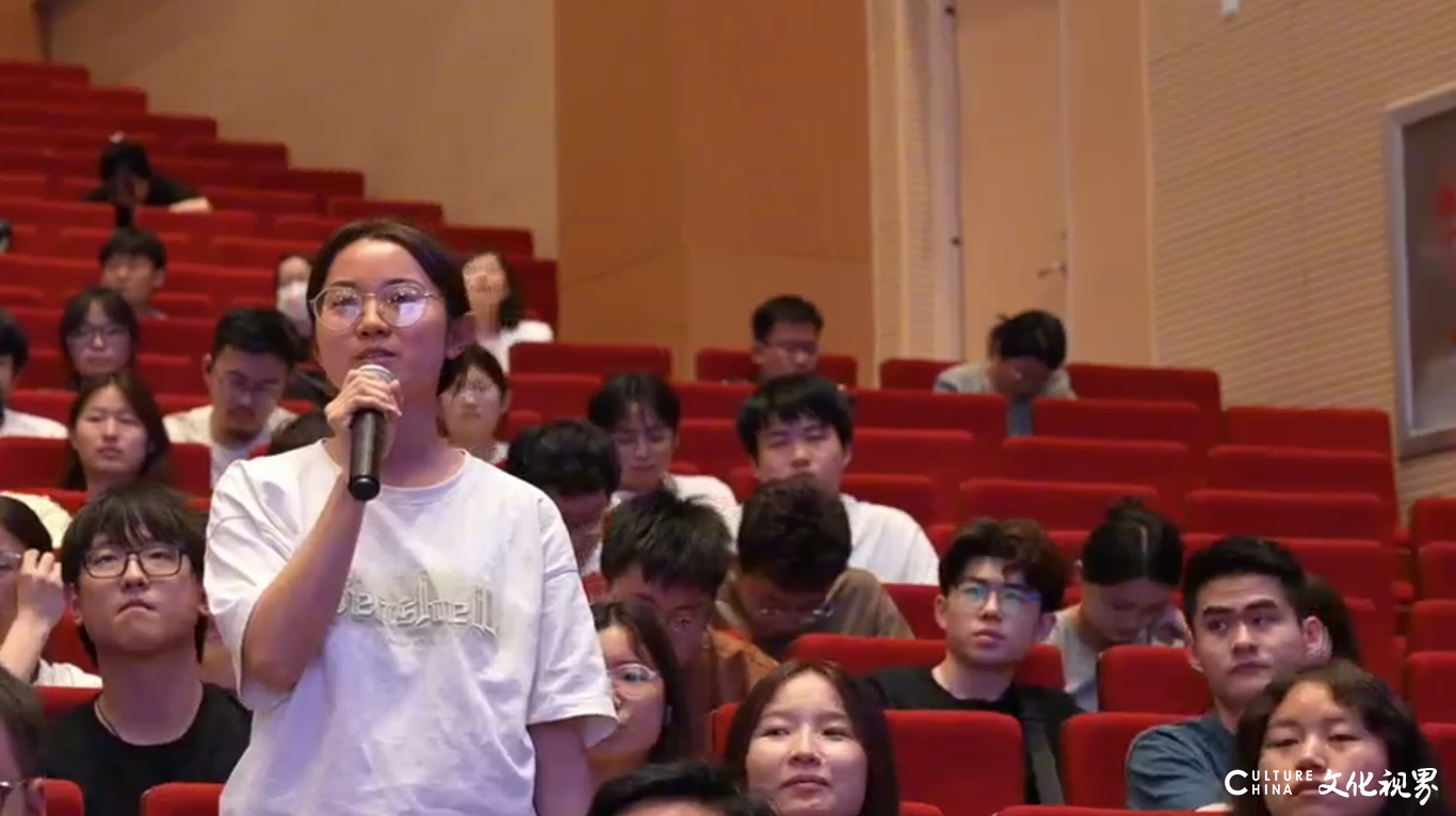 著名艺术家曹俊＆亚马逊JIC总裁马辰丨“母校，让我们长上翅膀的地方”对话访谈活动在山东科技大学青岛校区举办