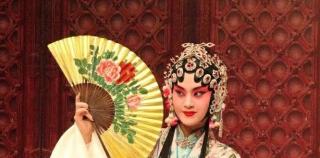 为山东摘下第23朵“梅花”——90后戏曲演员尹春媛昨在上海获第十届中国戏剧奖·梅花表演奖(第32届中国戏剧梅花奖)