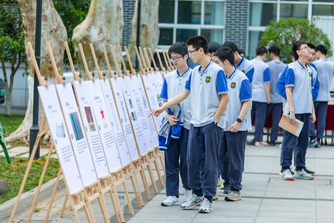 “国宝与国粹的校园对话——红星宣纸与中国画进校园”主题活动在南京市宁海中学举办
