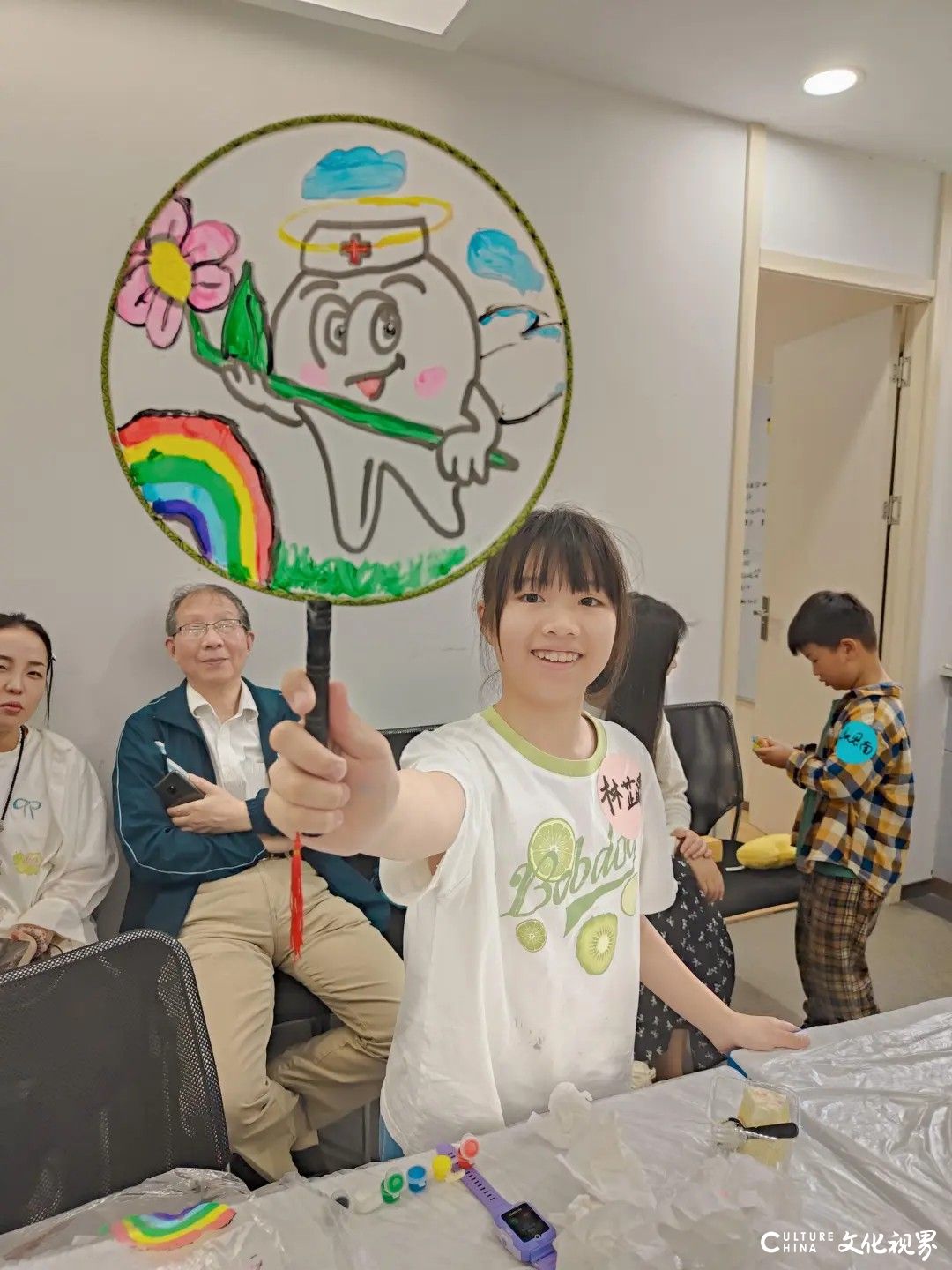 全国院区联动，可恩口腔“彩色微笑”主题画展给小朋友们奉献一个多彩儿童节