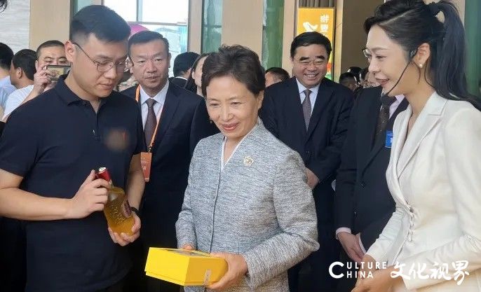 以酒为媒展示齐鲁非遗独特魅力——云门酱酒澳门推介会在澳门山东社团总会举行