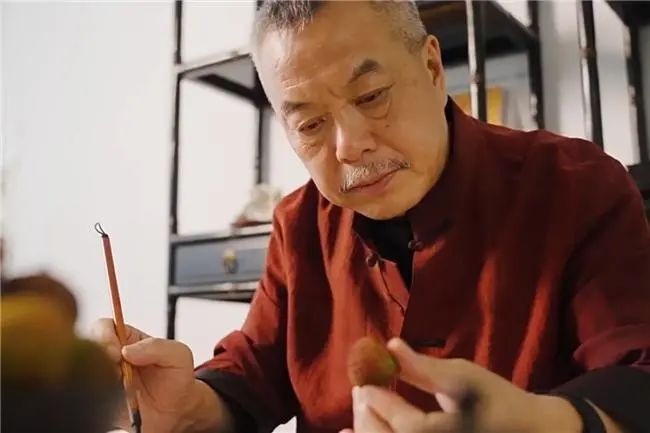 让城市文化走向世界——“陈湘波×THIS IS FOR U陶艺荔枝香薰摆件”入选第二十一届文博会官方指定礼物