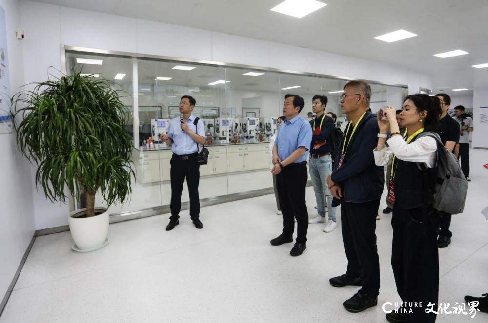 “国产药高质量发展调研行”走进齐鲁制药，见证国产好药是如何“炼”成的